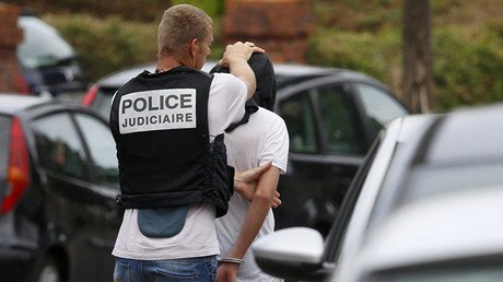 Los asaltantes de la iglesia de Normandía obligaron al cura a arrodillarse antes de degollarle