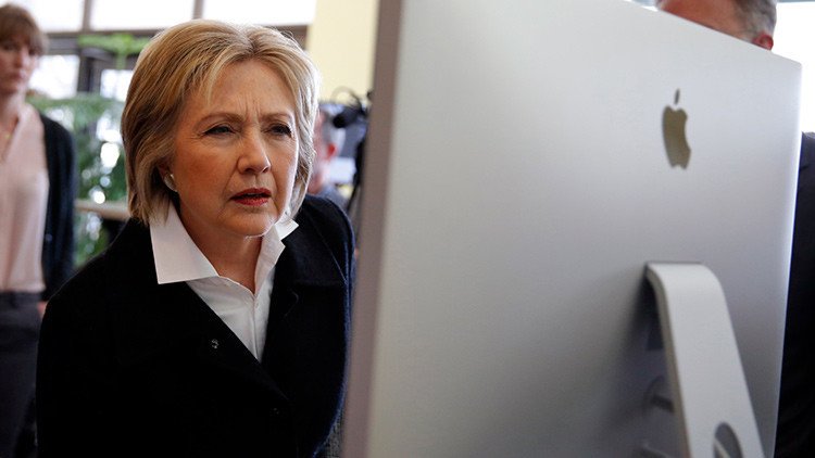 Hillary Clinton fue alta ejecutiva de una empresa que financió al Estado Islámico