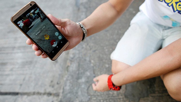 El primer país que prohíbe Pokémon Go