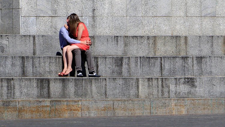 ¿Son infieles las mujeres por naturaleza?