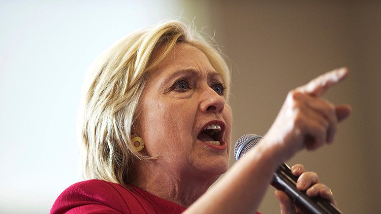 'Ataque demócrata': Clinton lanza un controvertido video que vincula a Trump con el Ku Klux Klan