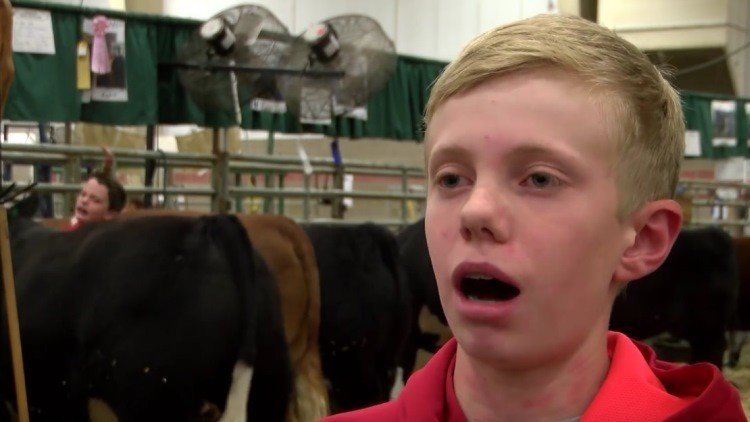 Da una entrevista en vivo y a sus espaldas pasó esto 