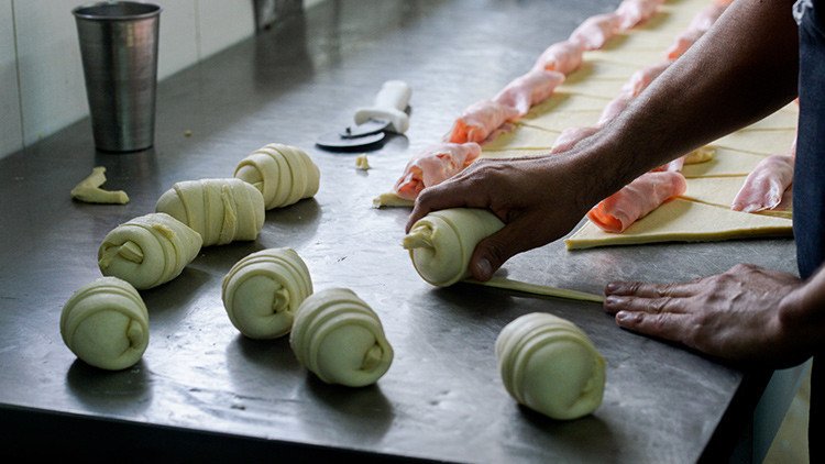 'Bolívar Vive': Una comunidad venezolana amasa el sueño de Hugo Chávez