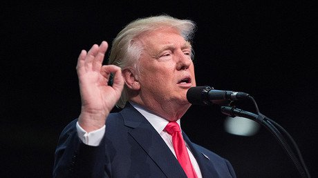 "¡Que la encierren!": Los seguidores de Trump apoyan con fervor las acusaciones contra Clinton