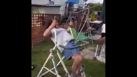 Intente no reírse: Esta mujer usando una máquina de ejercicios en mal estado es imperdible