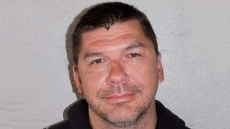 Detienen a un alcalde estadounidense por jugar al 'strip poker' con menores