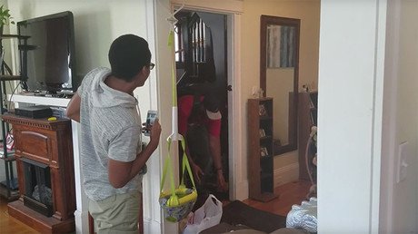 'Pelos como escarpias': El desconsolado llanto de un 'grandullón' al ver a su madre 10 años después