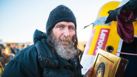 Un aventurero ruso volará a la estratosfera y descenderá a la fosa de las Marianas