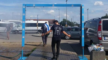 Escándalo por la instalación de duchas cerca del campo de concentración de Auschwitz