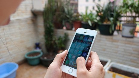 Se le cae su iPhone 5S desde una avioneta y lo recupera sin daños