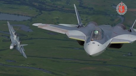 Video: Rusia luce imágenes únicas de sus mejores aviones en pleno vuelo