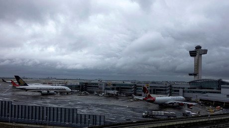 Evacúan una terminal del aeropuerto JFK de Nueva York por una falsa alerta de tiroteo