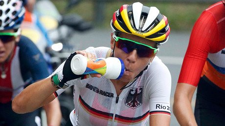 Su botella de uso deportivo puede estar tan sucia como un retrete