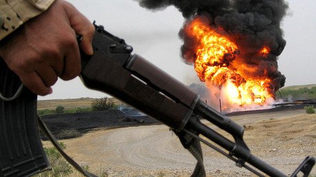 El EI perpetra una macabra ejecución al meter a varias personas en un tanque con alquitrán hirviendo