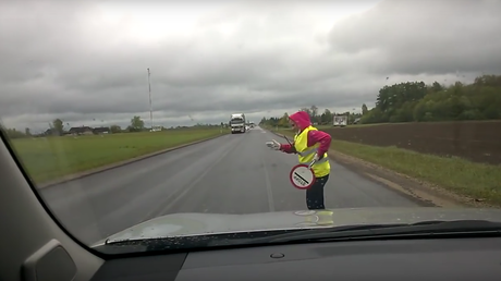 Baila para mantener el calor: ¿Es esta la mejor controladora de tráfico de la historia?