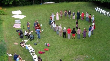 Viaje a la utopía: la vida de una comuna igualitaria en EE.UU.