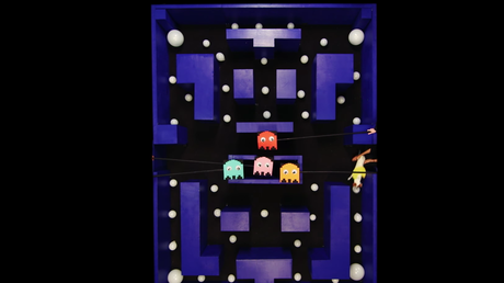 Pac-Perro: Este can es todo un 'dios' jugando Pac-Man