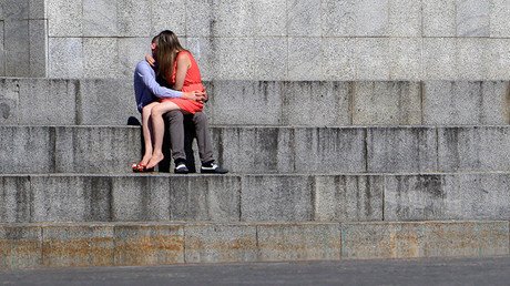 ¿Son infieles las mujeres por naturaleza?