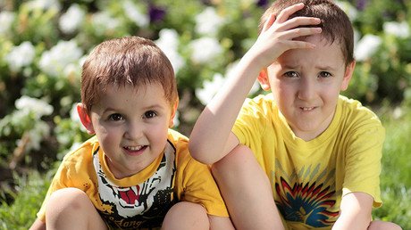 Científicos demuestran que los hermanos menores tienen más posibilidades de ser millonarios