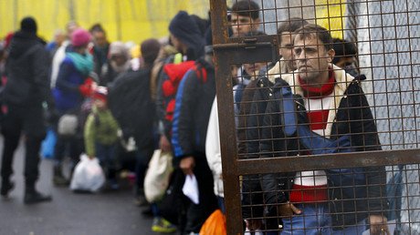 El ministro de Defensa de Austria tacha de "irresponsable" la política de Merkel sobre refugiados