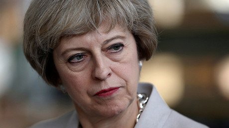 "Respondió 'sí' sin dudar": Critican a Theresa May por su disposición a emplear armas nucleares
