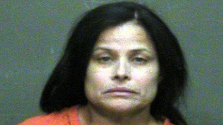 EE.UU.: Una mujer mata con un crucifijo a su hija por "estar poseída por Satanás"