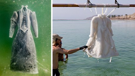 Experimento artístico: De traje negro de viuda a un vestido de novia en 2 años (Fotos)