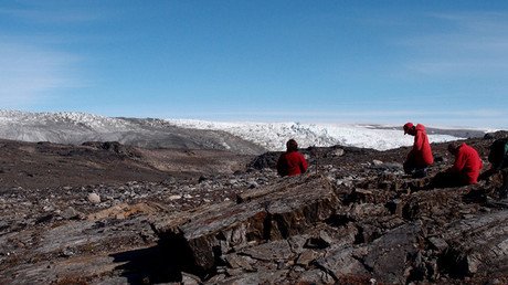 Hallan los fósiles más antiguos de la Tierra que pueden cambiar la teoría del surgimiento de la vida
