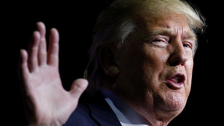 'The Wall Street Journal': "Trump cooperó con personas relacionadas con el crimen organizado"