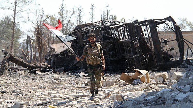 Al Assad: "El ataque de la coalición contra el Ejército sirio es un acto de agresión"