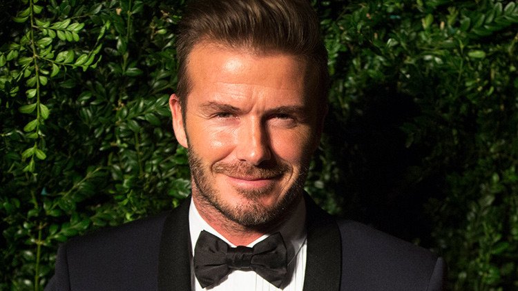 Un desempleado se gasta 26.000 dólares para parecerse a David Beckham y este es el resultado (FOTOS)