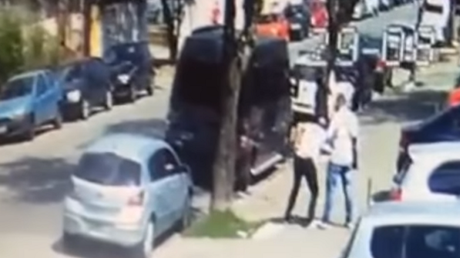 Un ladrón roba a la persona equivocada y muere nada más emprender su huida