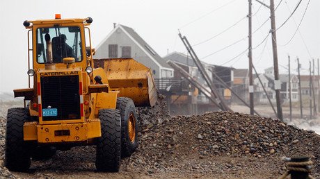 EE.UU.: Embiste la casa de su vecino con un bulldozer tras una disputa