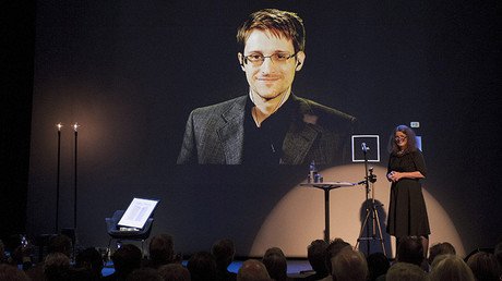 "¡El hombre más buscado del mundo está en mi casa!": ¿Quién ayudó a Snowden en Hong Kong?