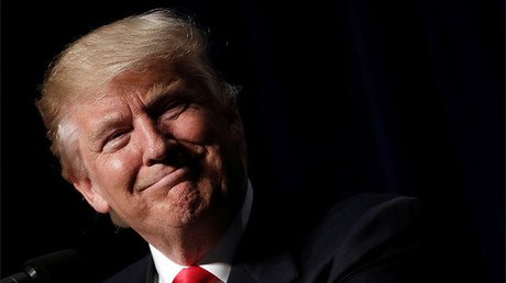 Trump airea un tuit de Obama para comprometer a Clinton tras llamar "deplorables" a sus seguidores