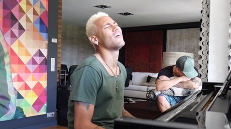 'Yo Necesito': Neymar inicia su carrera musical con una canción en español