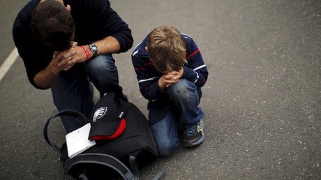 'Cazador de pedófilos' atrapa a un guardia de seguridad que creía reunirse con una niña de 14 años