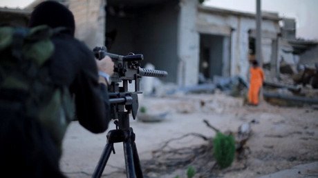 El Estado Islámico publica la ejecución de un supuesto espía (+18)