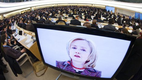 ¿Pillado?: Un técnico informático de Clinton habría pedido ayuda en Reddit para manipular correos