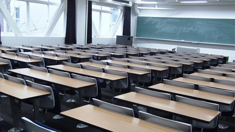 Profesor a su alumna: "Que te vayas a tu puto país a cambiarte tu nombre, que eso no lo entiendo yo"