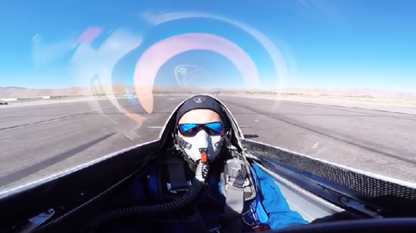 Un piloto estadounidense se salva de ser decapitado por el ala de una avioneta