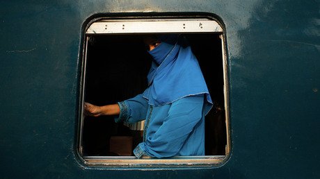 Un líder del Estado Islámico intenta huir disfrazado de mujer