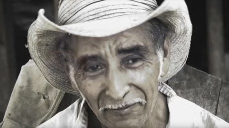 Un sexagenario cava 'el túnel de Dios' en El Salvador