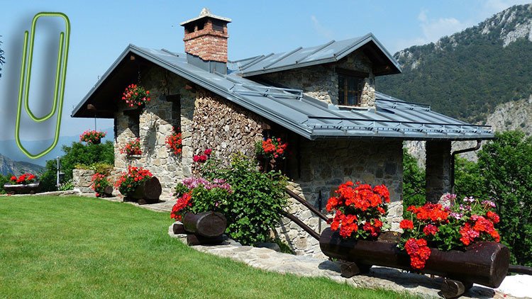 Un joven se propone canjear un clip por una casa