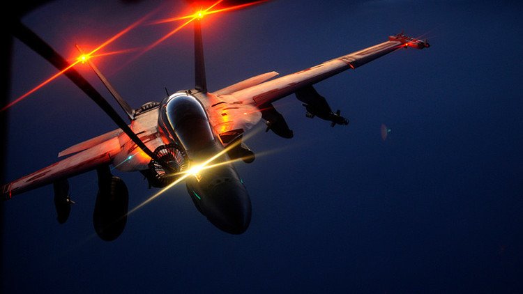 ¿Bandera falsa o entrenamiento?: EE.UU. camufla un avión en Siria para hacerlo pasar por ruso 