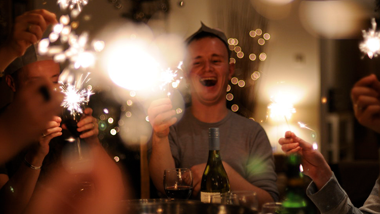 Científicos obtienen alcohol a partir de aire