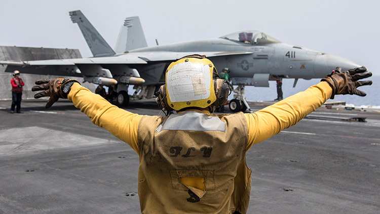 Rusia: "Un avión de EE.UU. ha bombardeado una escuela femenina en Mosul"