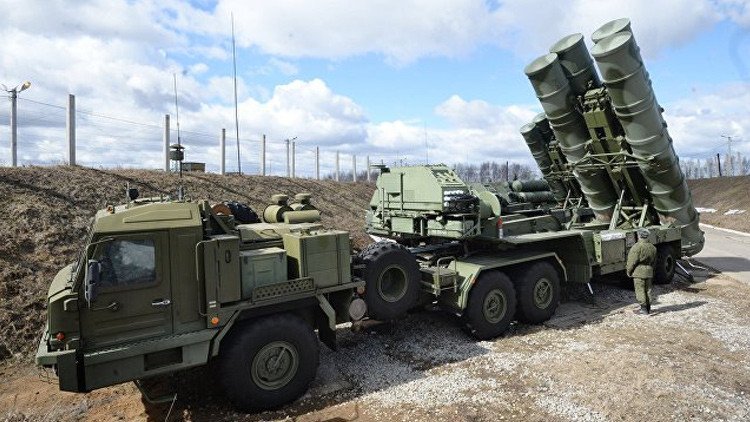 Rusia e India avanzan en el contrato de sistemas antiaéreos S-400 Triumf