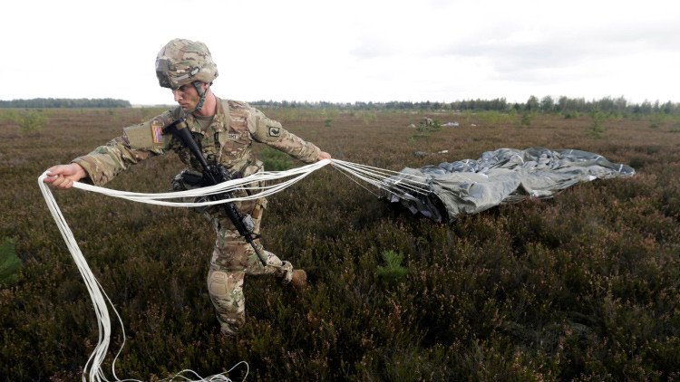 VIDEO: Tropas de la OTAN llevan a cabo ejercicios 'Piraña del Báltico' en las fronteras rusas