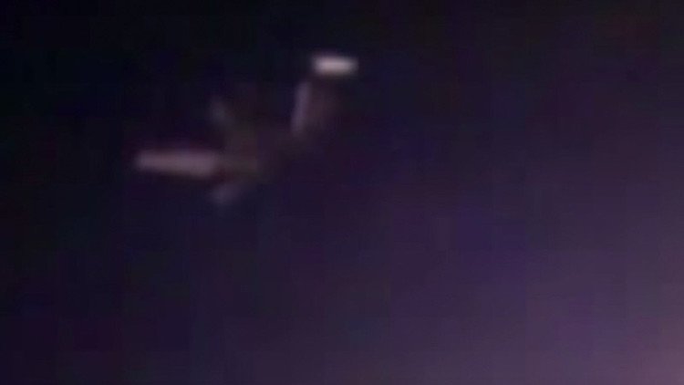 VIDEO: Un gran ovni de cuatro brazos "obliga" a la NASA a volver a cortar la emisión desde la EEI